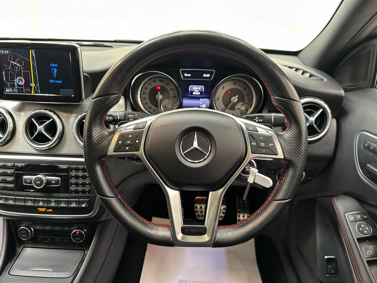 Mercedes-Benz GLA EY15HRN