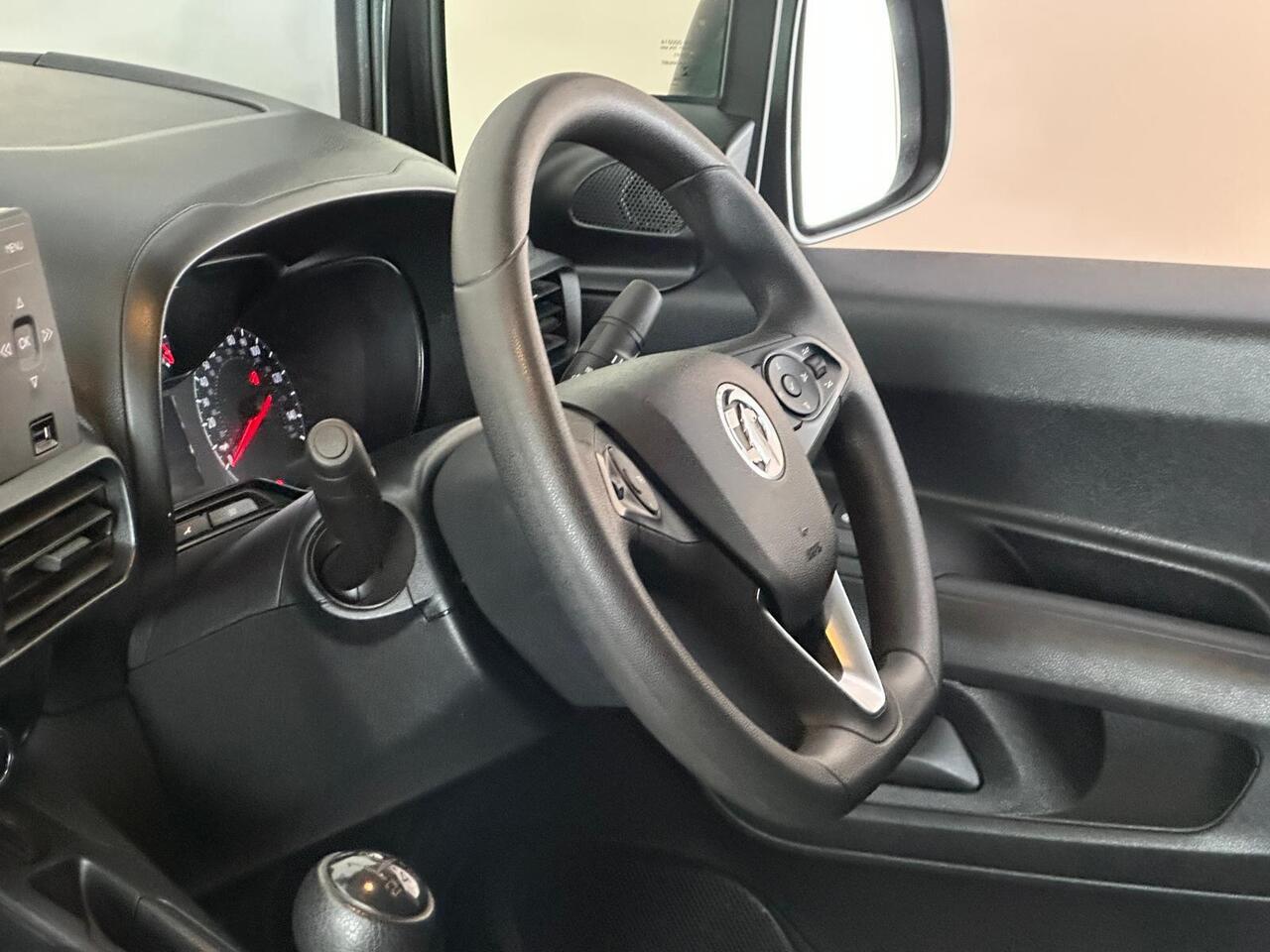 Vauxhall Combo FE70OOB