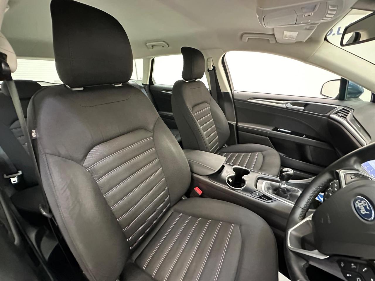 Ford Mondeo AJ70FJD