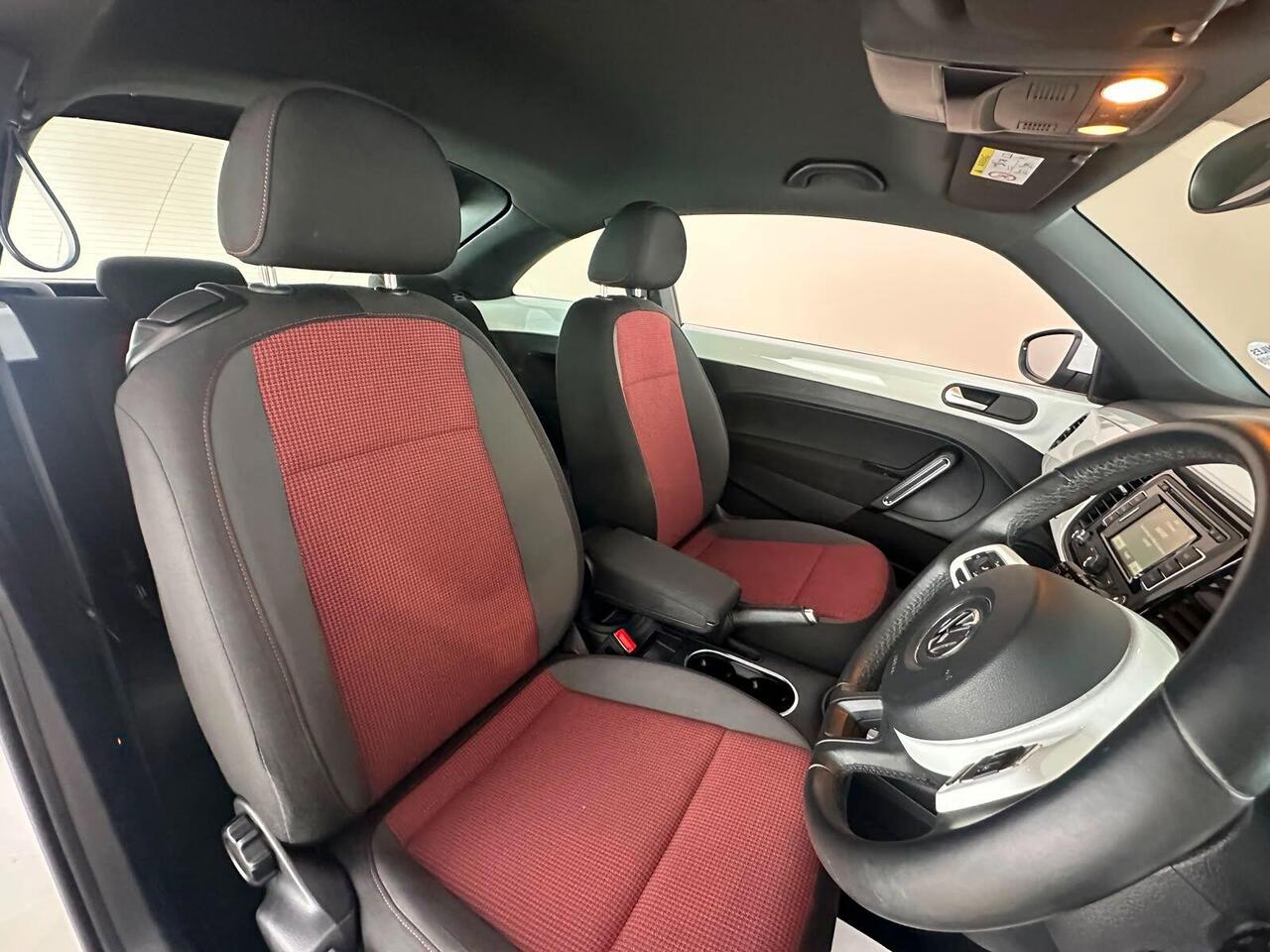 Volkswagen Beetle NA64UNW