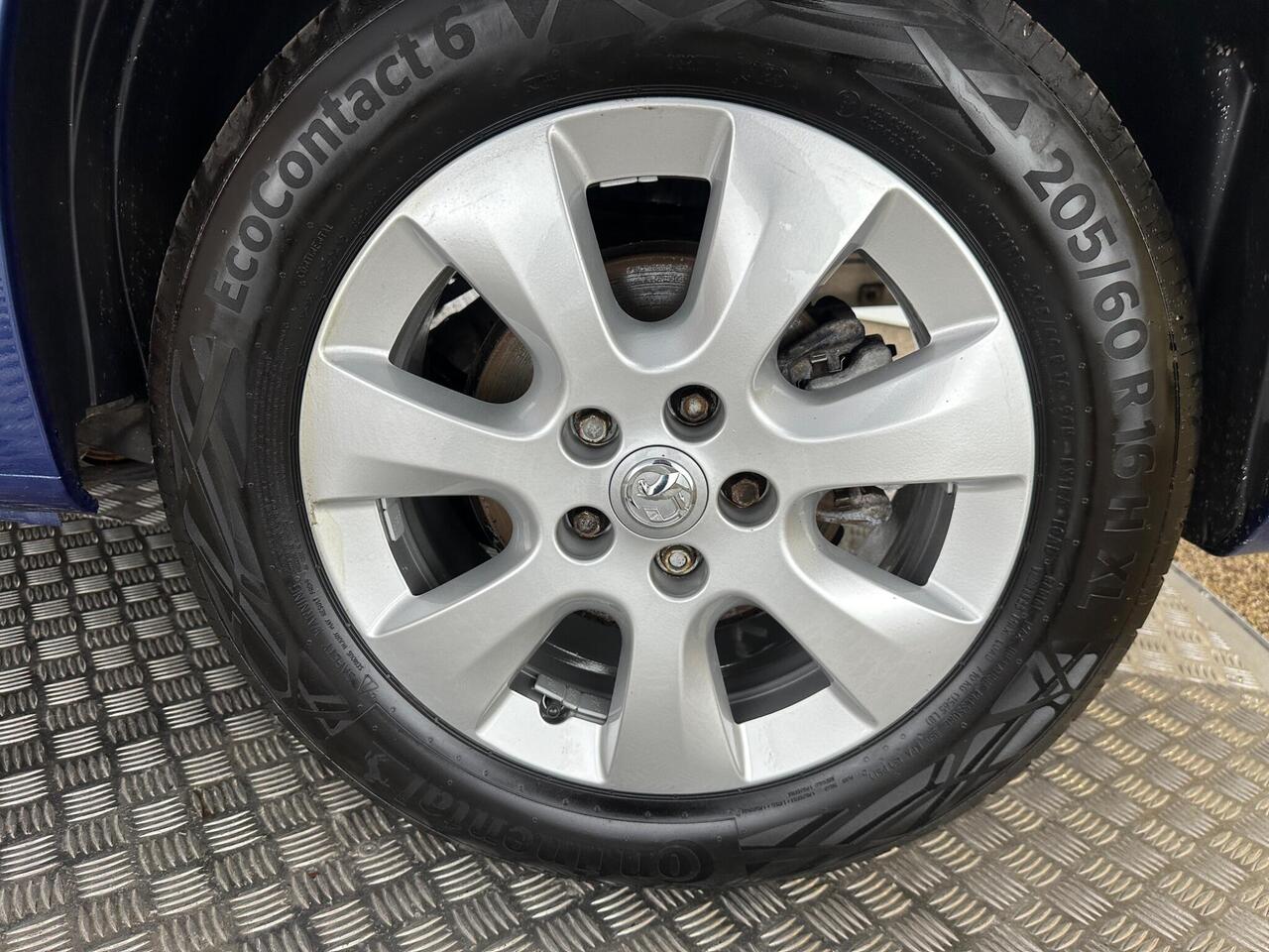 Vauxhall Combo Life YX70XER