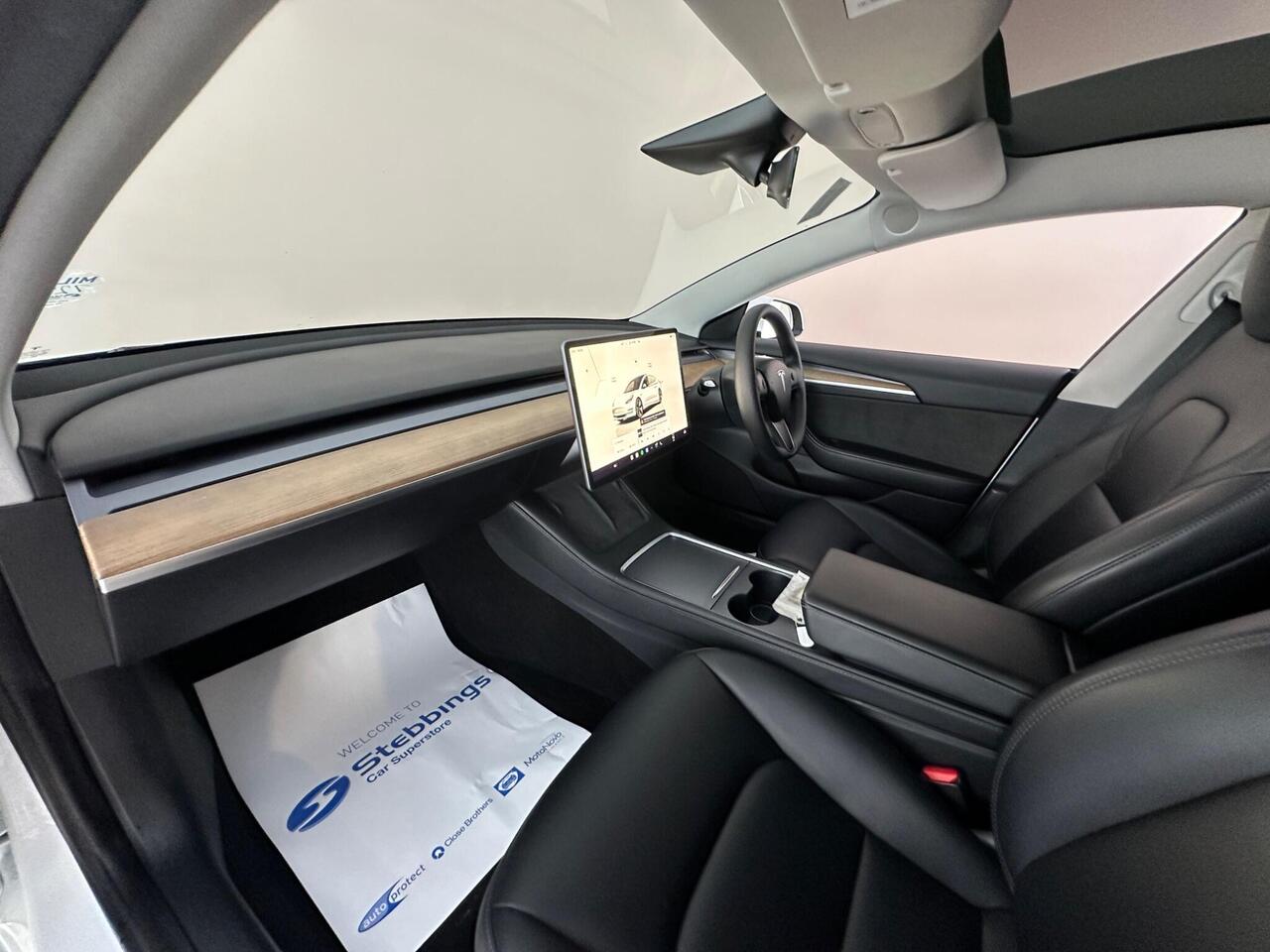 Tesla Model 3 AF72UUV