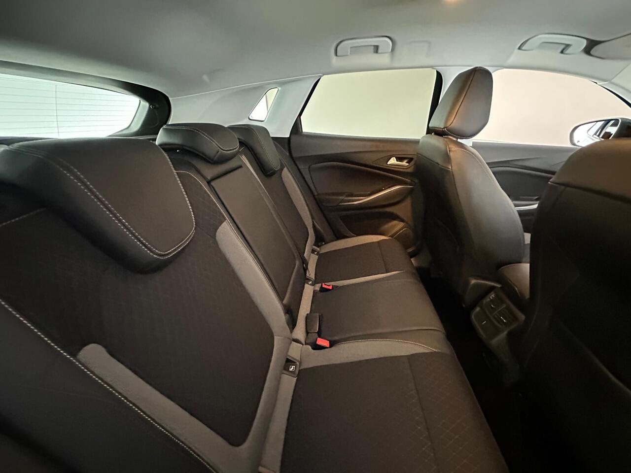 Vauxhall Grandland X DY68ZWW