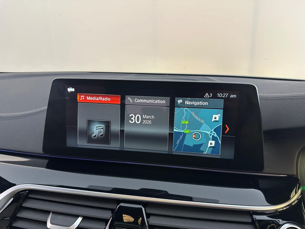 BMW 5 Series YK18JUW