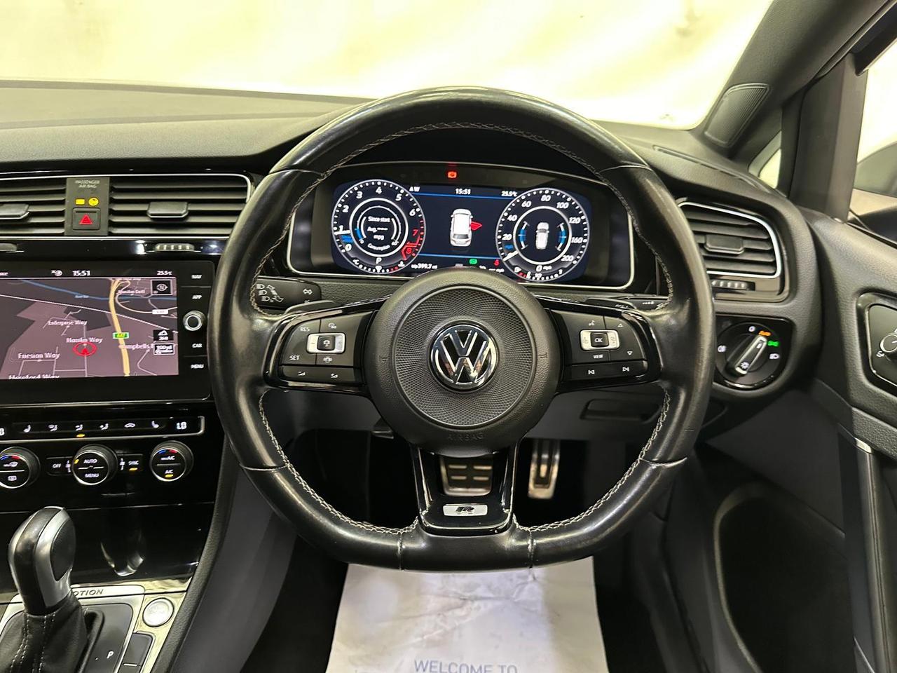 Volkswagen Golf YE70AZG