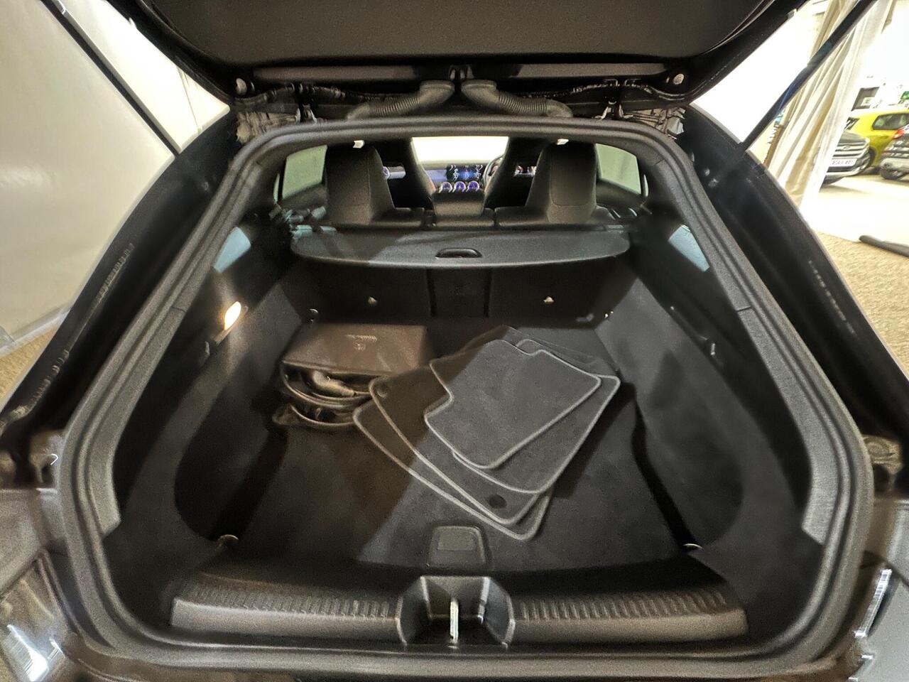 Mercedes-Benz CLA FY72YOV