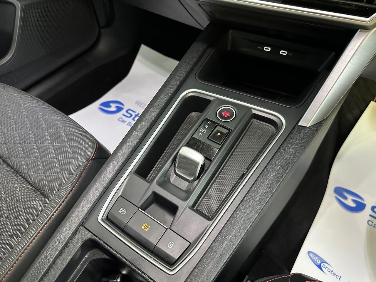 SEAT Leon YO24HWH