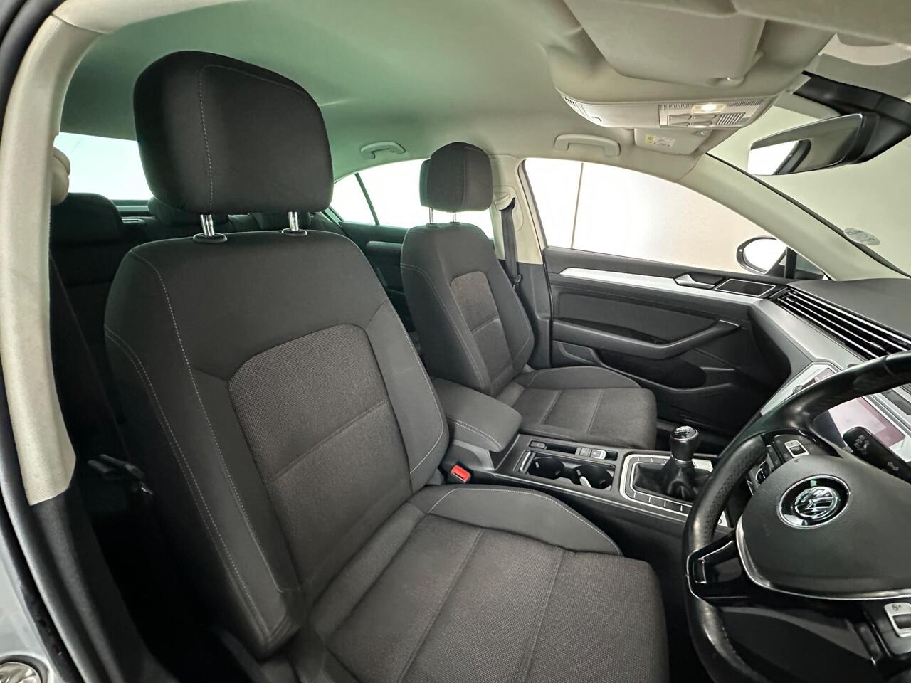 Volkswagen Passat AD19KLE