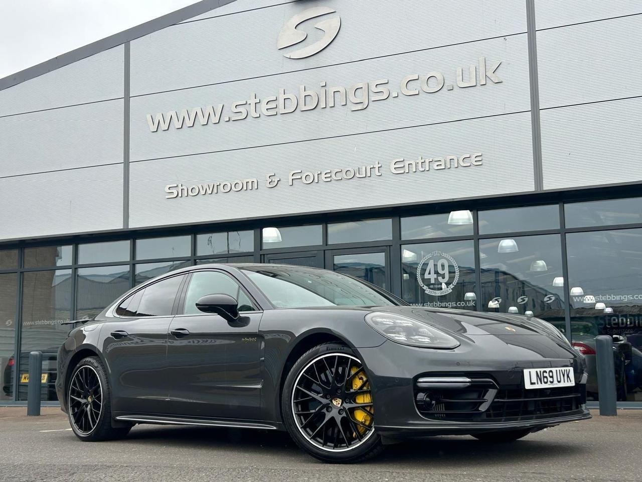 Porsche Panamera LN69UYK