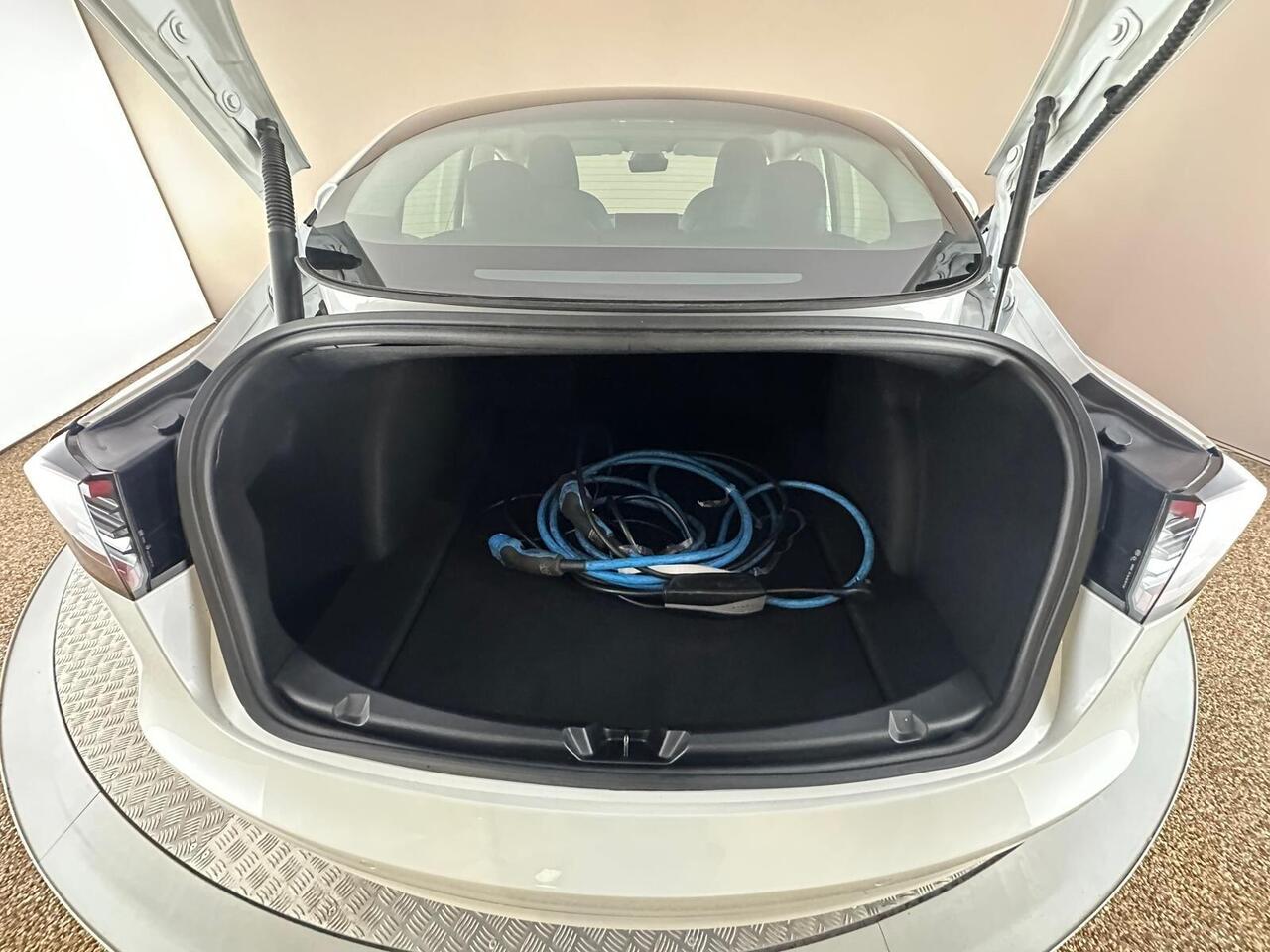 Tesla Model 3 LB70DKD