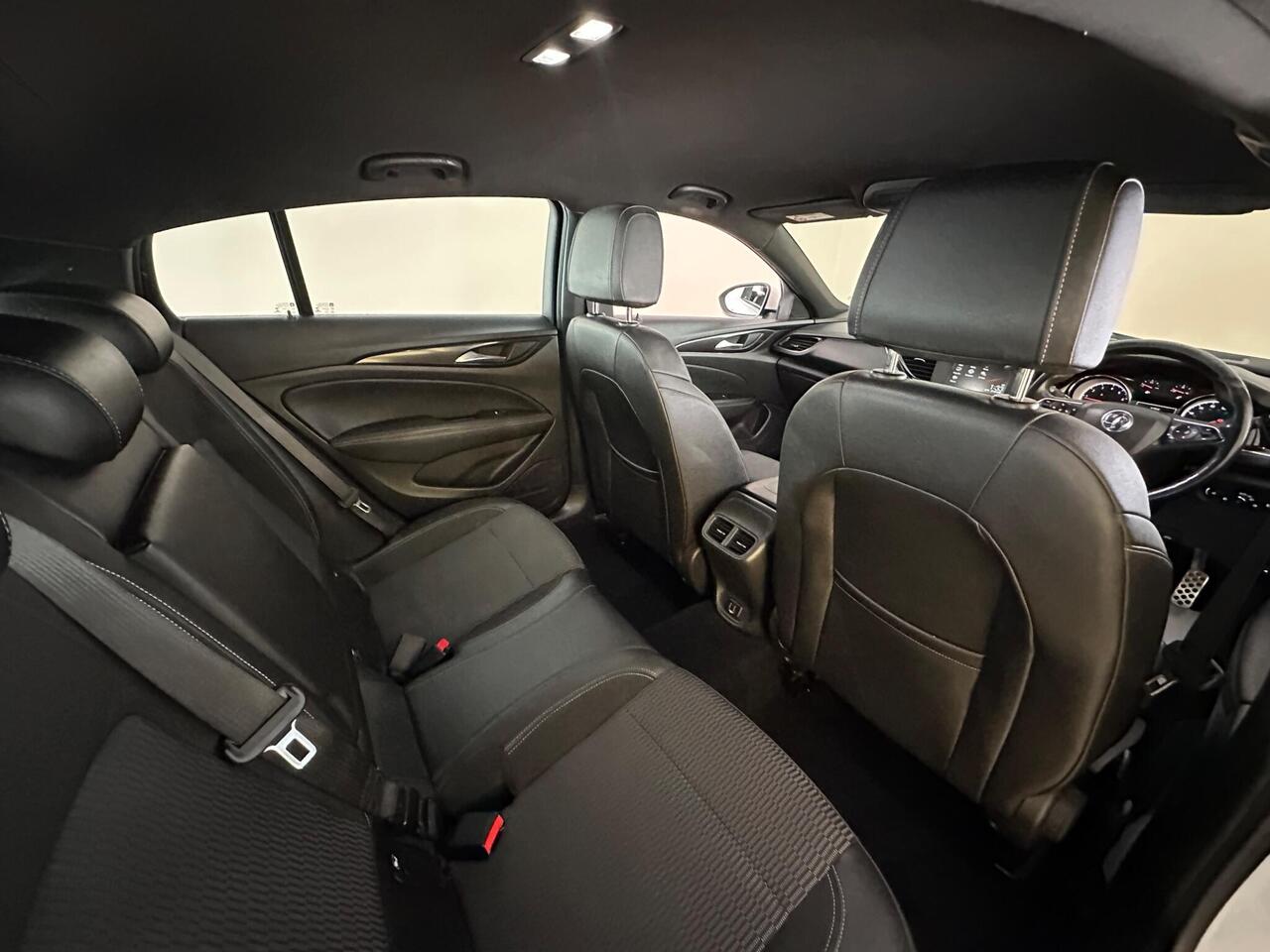 Vauxhall Insignia DS19CWU
