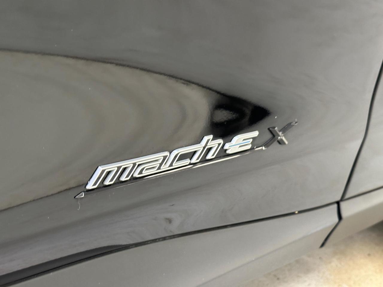 Ford Mustang Mach-E YM22LRV