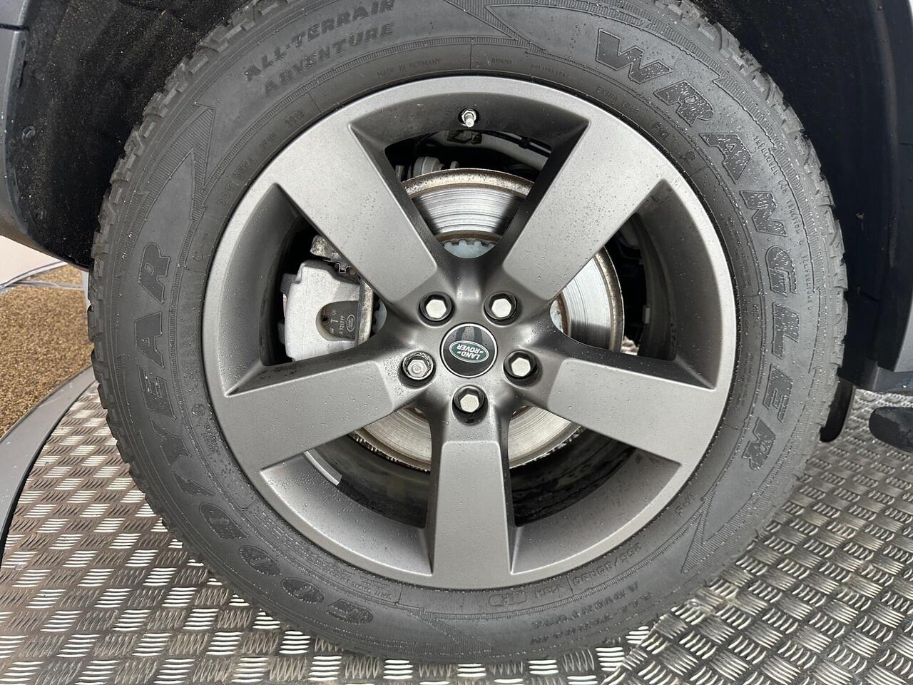 Land Rover Defender 110 OY20YDU