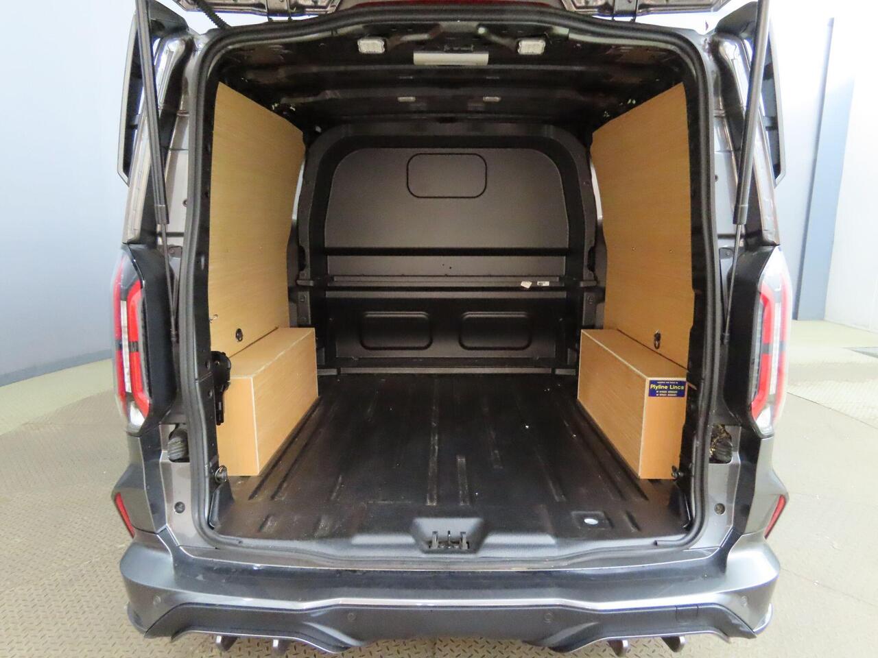 Ford Transit Custom YP74UCB