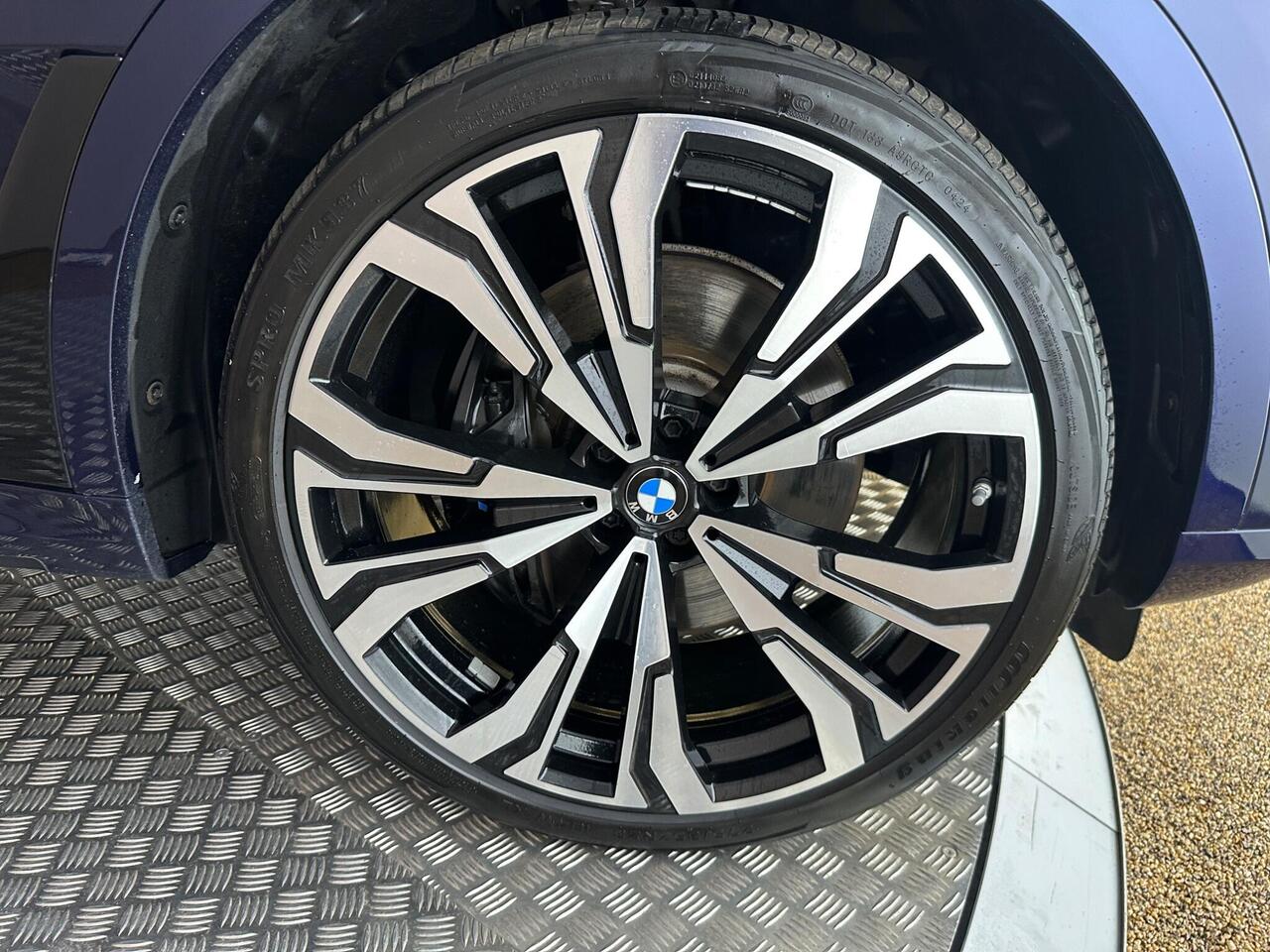 BMW X7 PJ24OUP