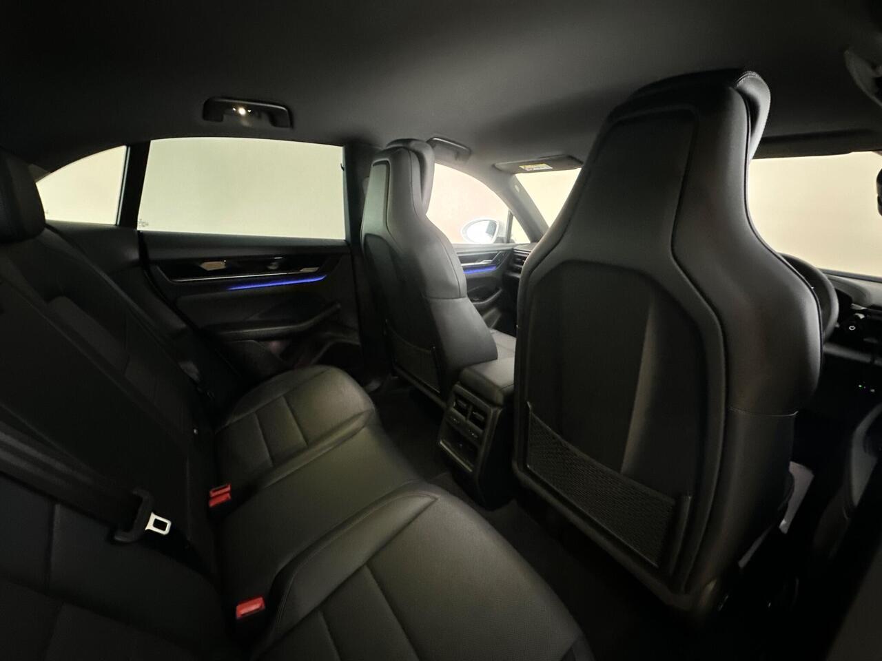 Porsche Macan FD74LXY