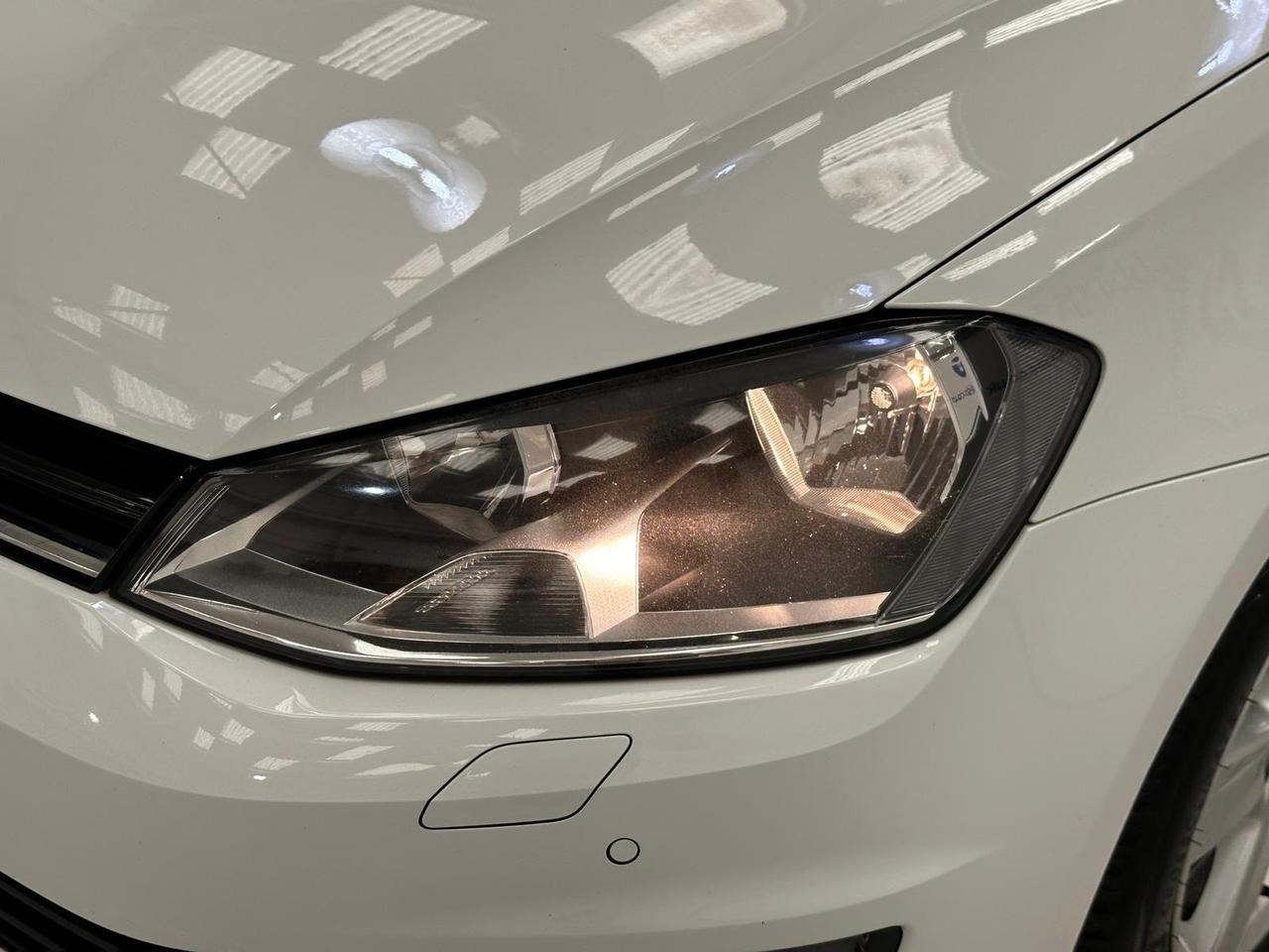 Volkswagen Golf DH66WPE