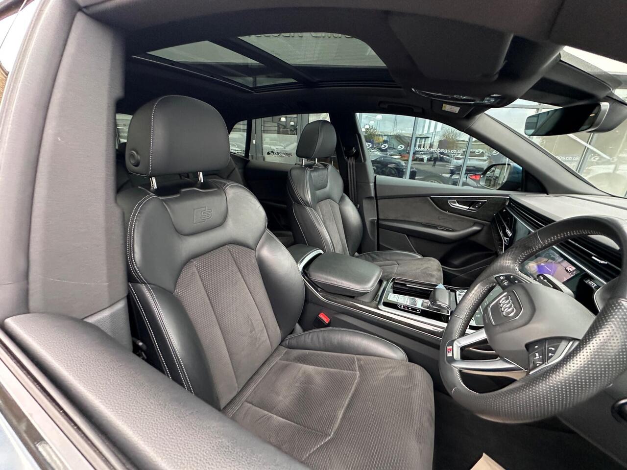 Audi Q8 YF19NNU