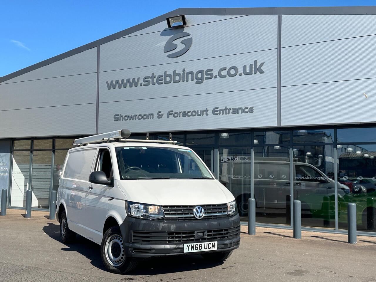 Volkswagen Transporter YW68UCM