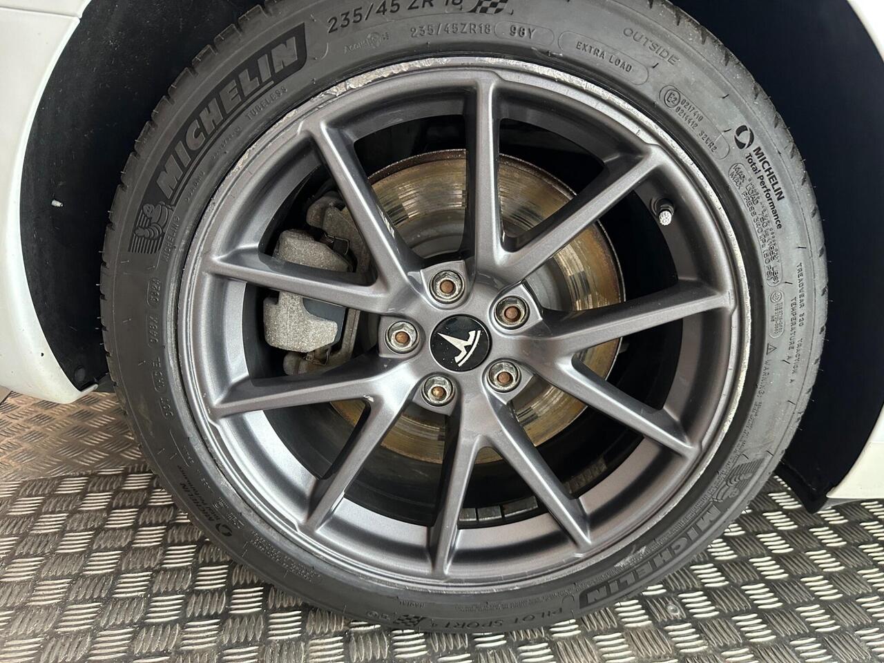 Tesla Model 3 AF72UWA