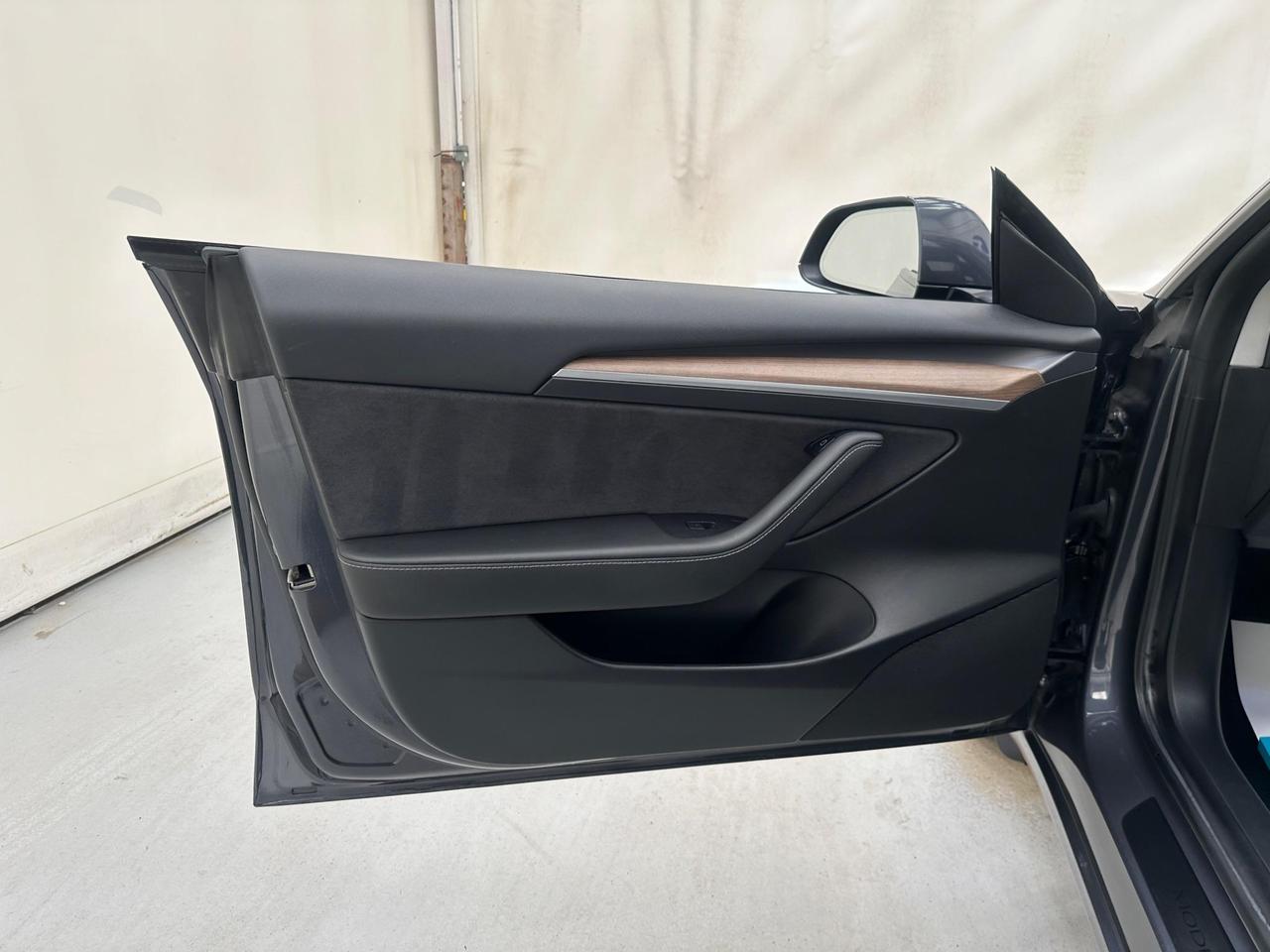 Tesla Model 3 LF71VYC
