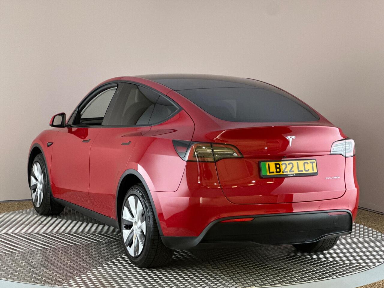 Tesla Model Y LB22LCT