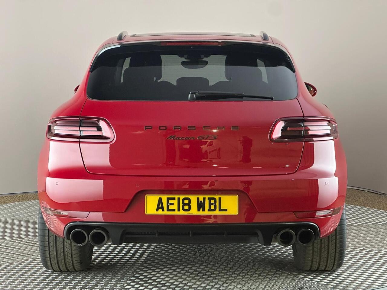 Porsche Macan AE18WBL