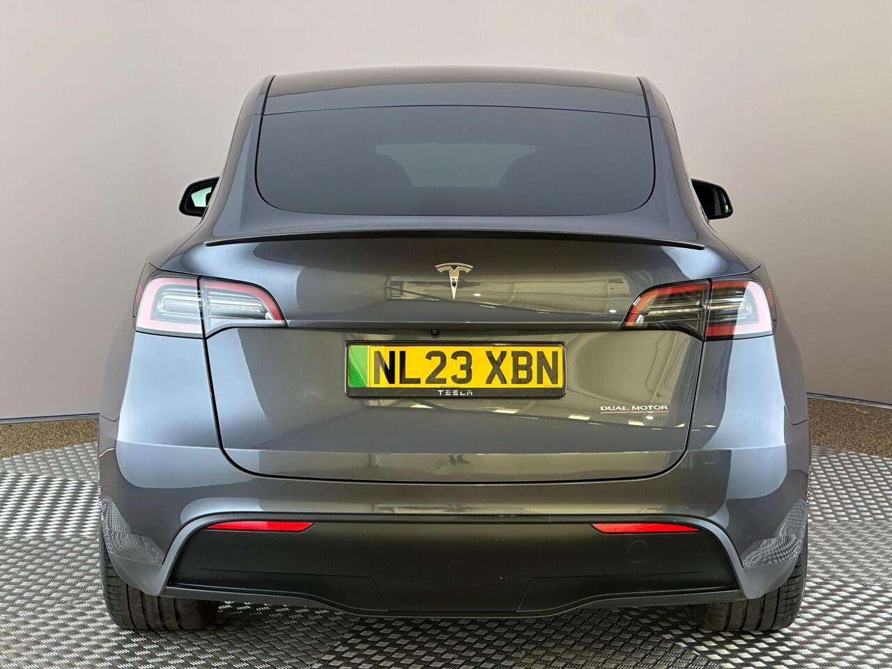 Tesla Model Y NL23XBN