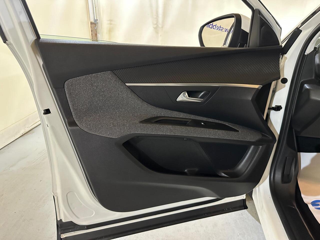 Peugeot 3008 RO18XEE