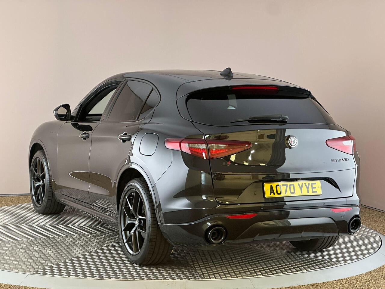 Alfa Romeo Stelvio AO70YYE