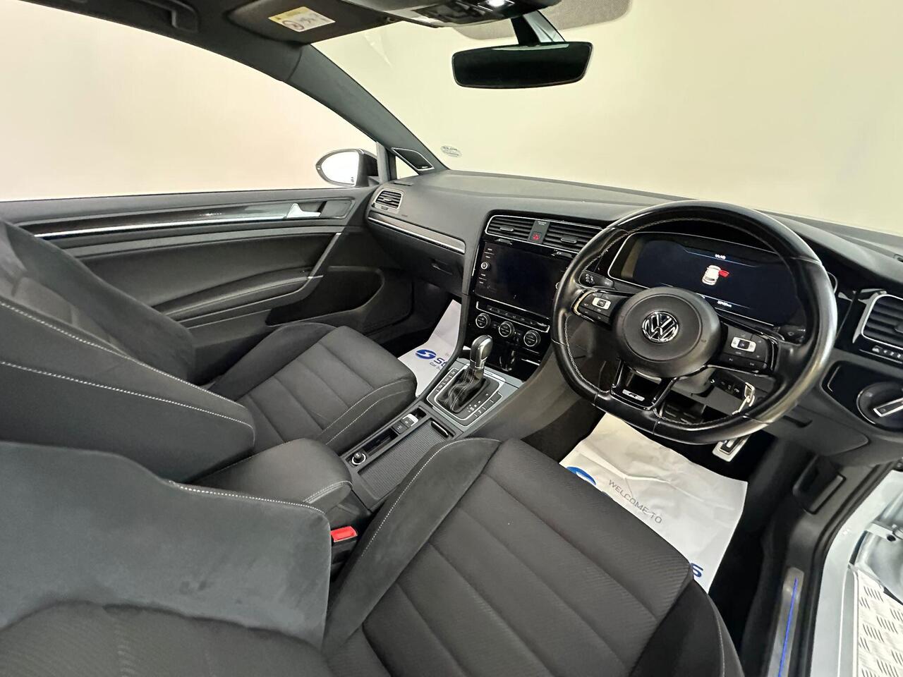 Volkswagen Golf FL69TNN