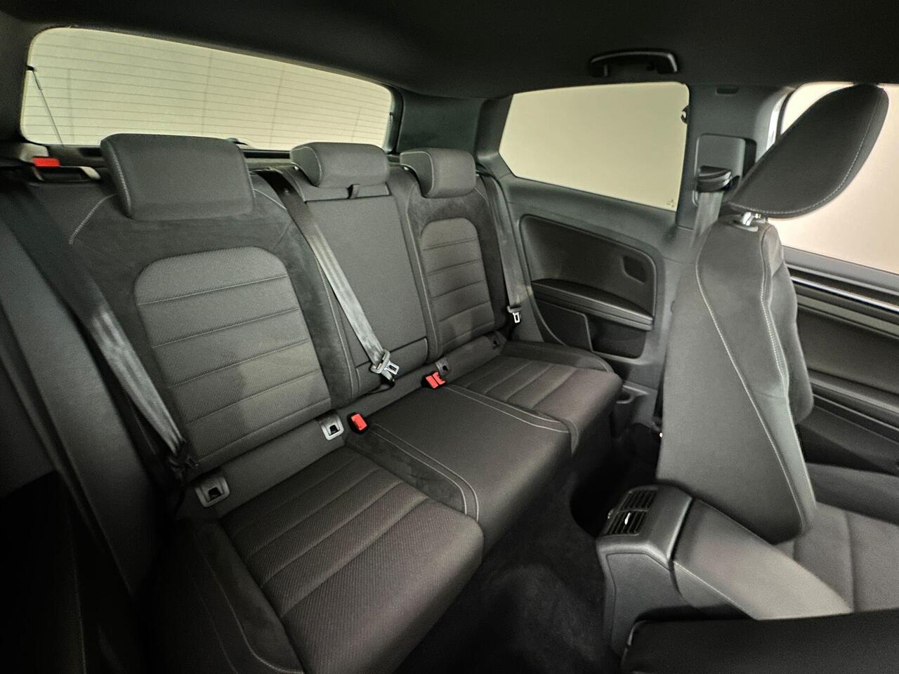 Volkswagen Golf FL69TNN