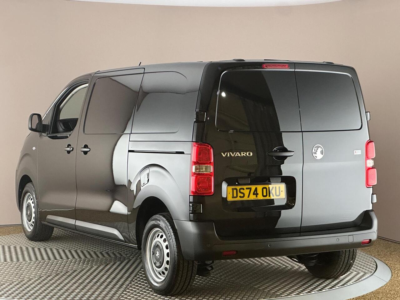 Vauxhall Vivaro DS74OKU