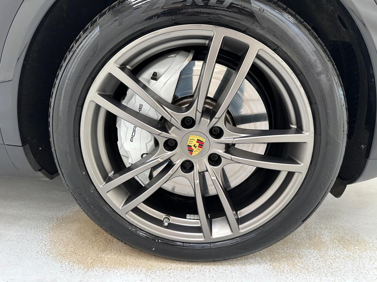 Porsche Cayenne AK18UXX