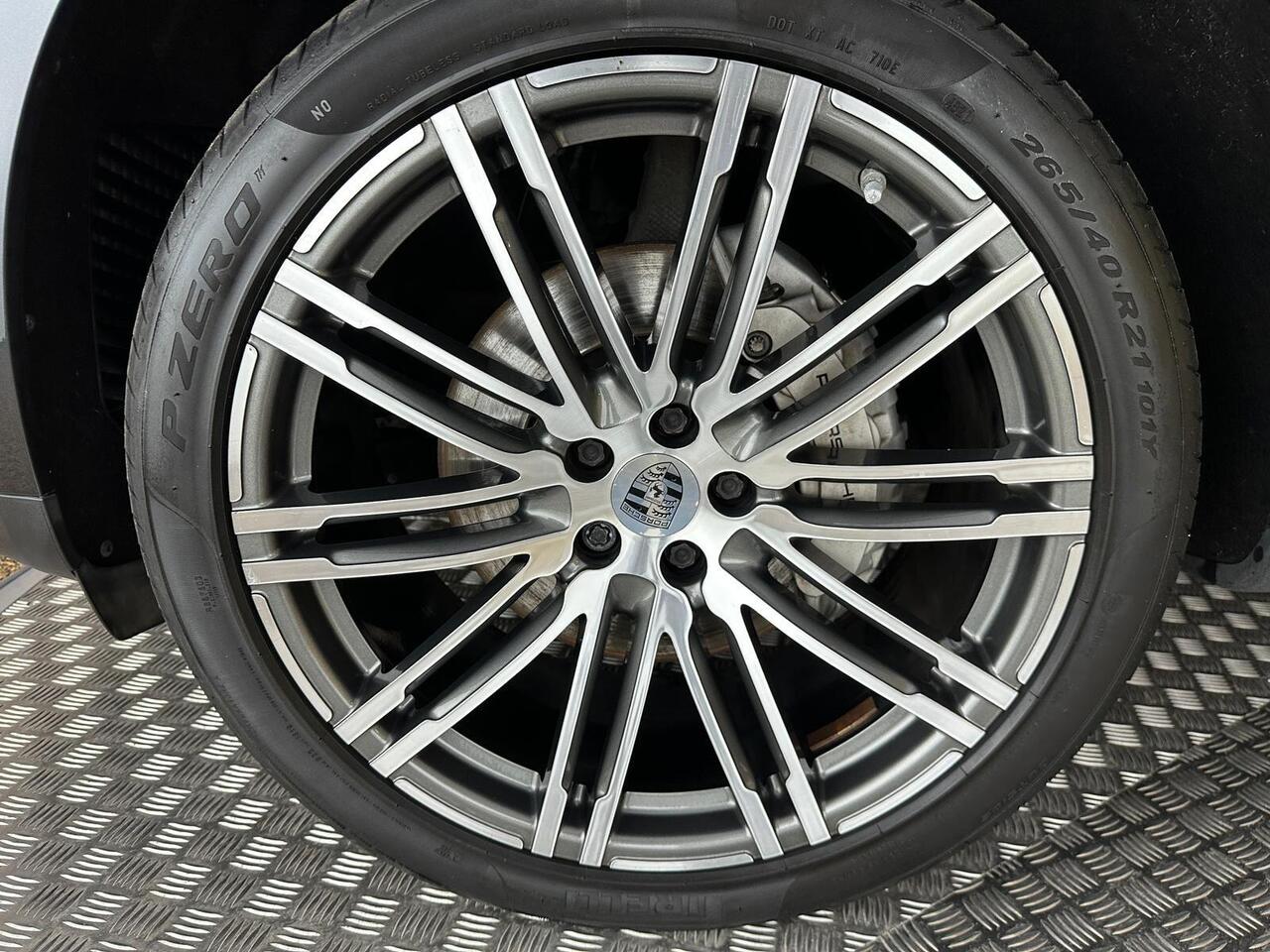 Porsche Macan RK67LWA