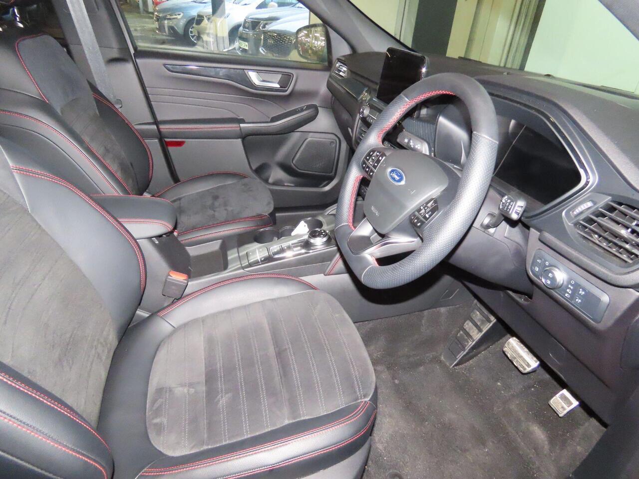 Ford Kuga EA72USX
