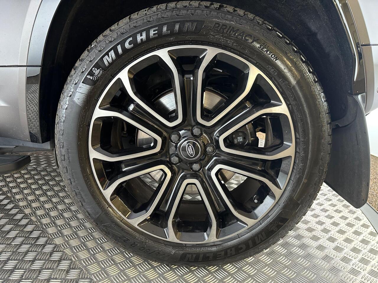 Land Rover Defender 110 FY25UTL