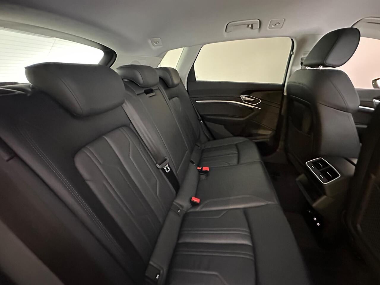 Audi e-tron RY21HHX