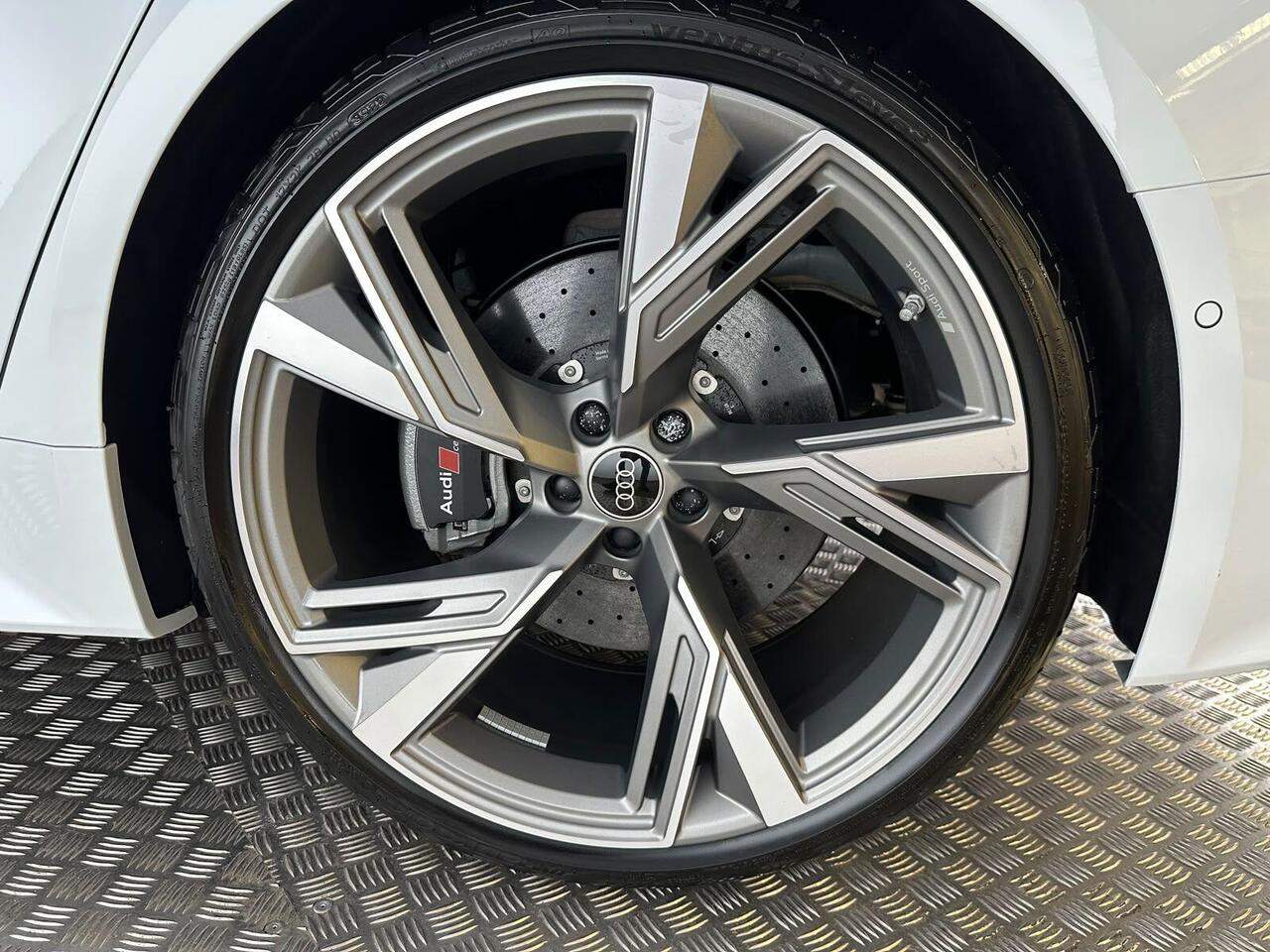 Audi RS6 Avant KY72PMX