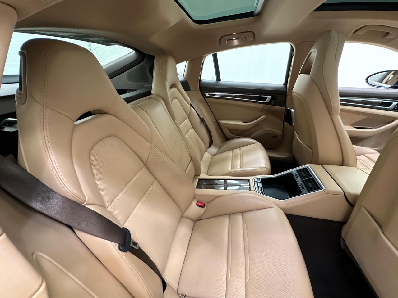 Porsche Panamera LA17VFV