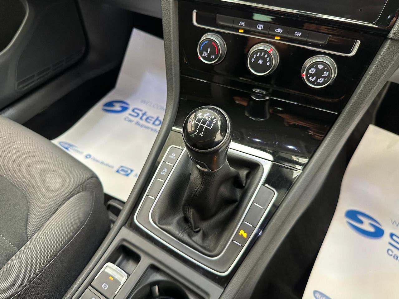Volkswagen Golf MW67FMC