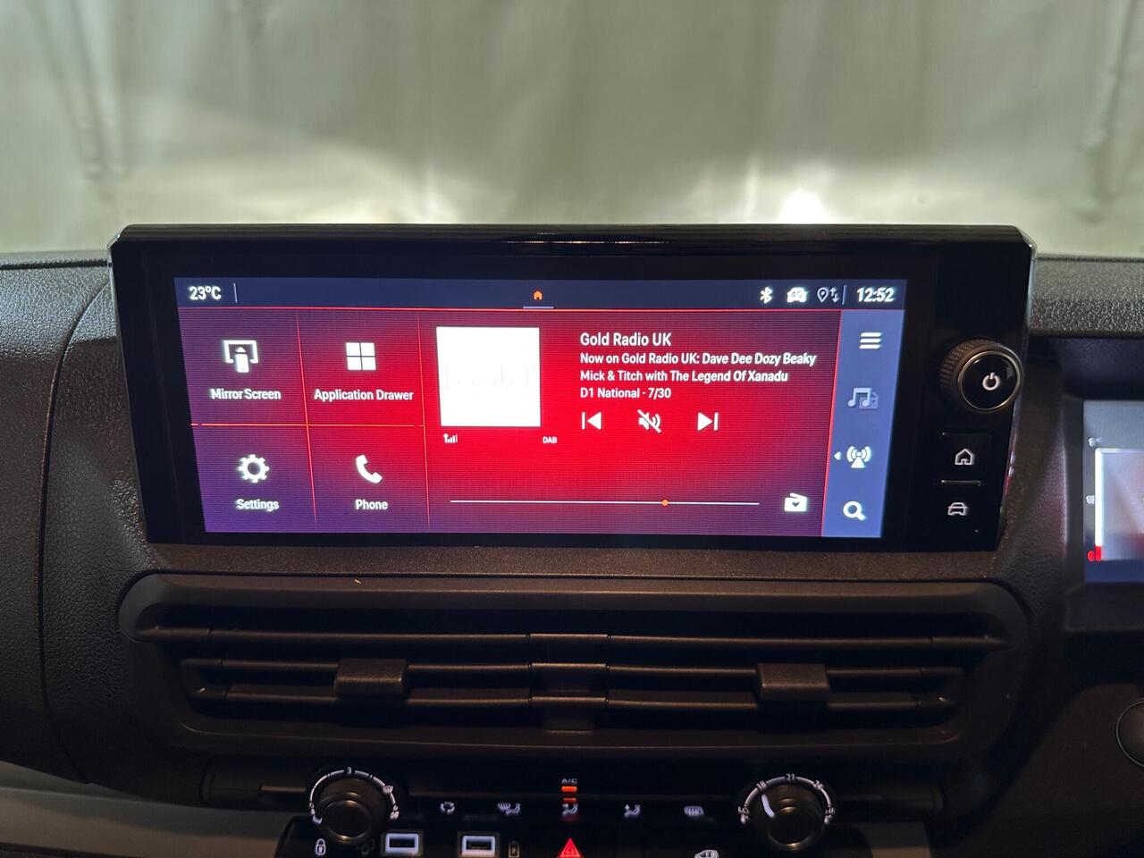 Vauxhall Vivaro DN24YLM