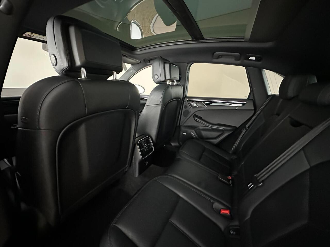 Porsche Macan LJ20WHU