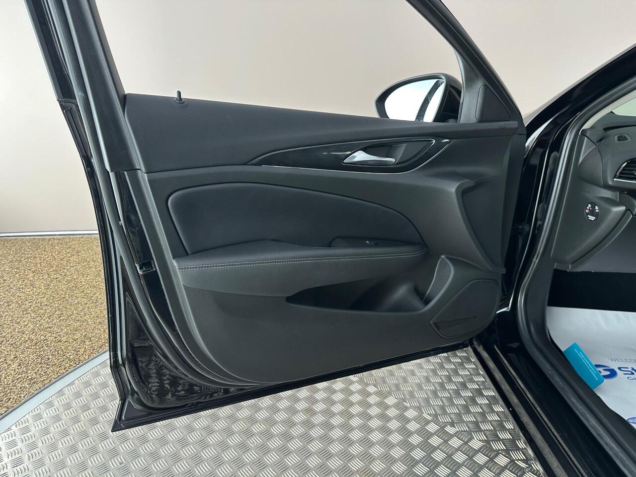 Vauxhall Insignia VN21XVA