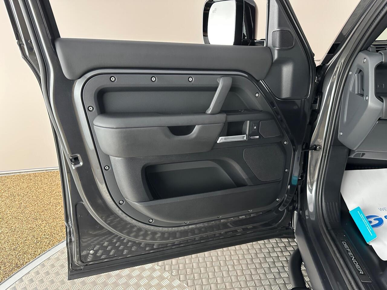 Land Rover Defender 110 KW74MTU