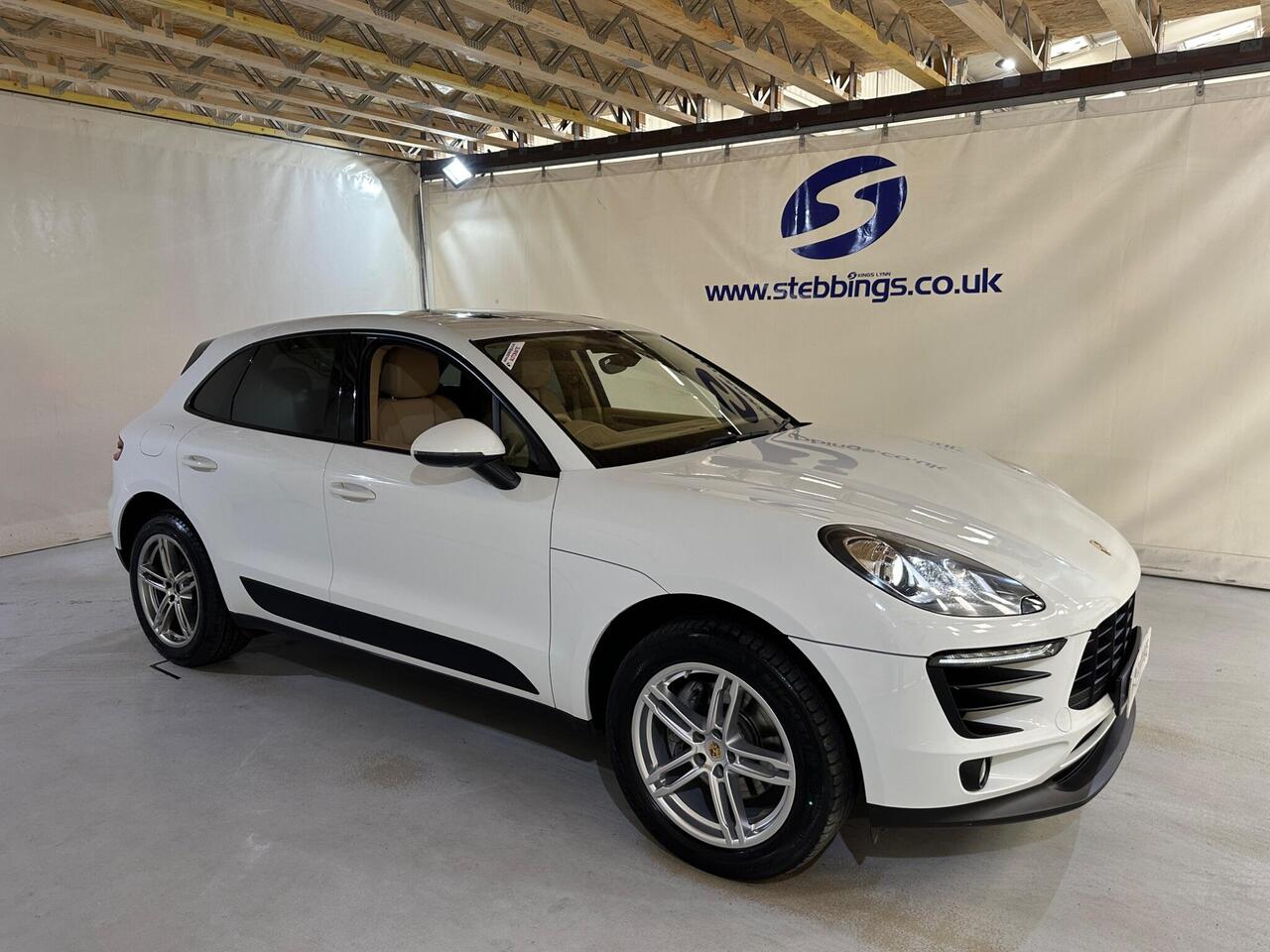 Porsche Macan AR16AEY