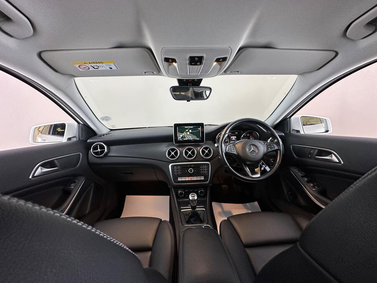 Mercedes-Benz GLA YG68UZR