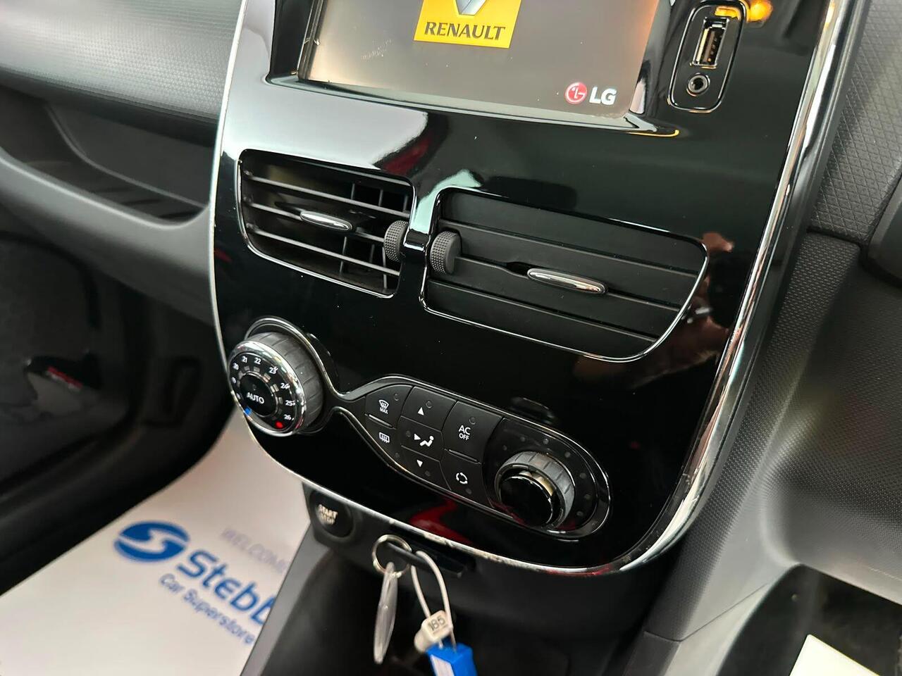 Renault Clio LO64FZP