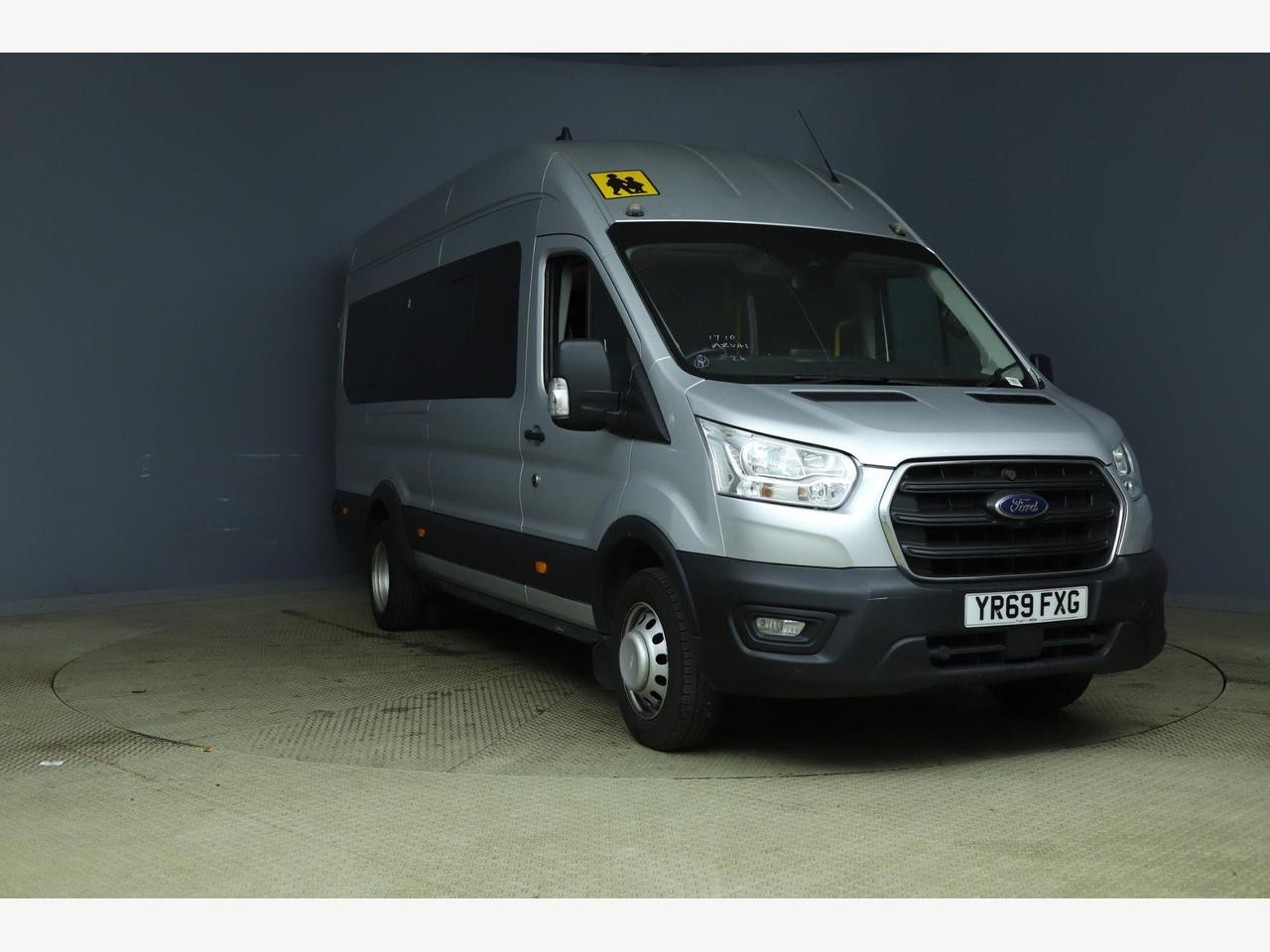 Ford Transit YR69FXG