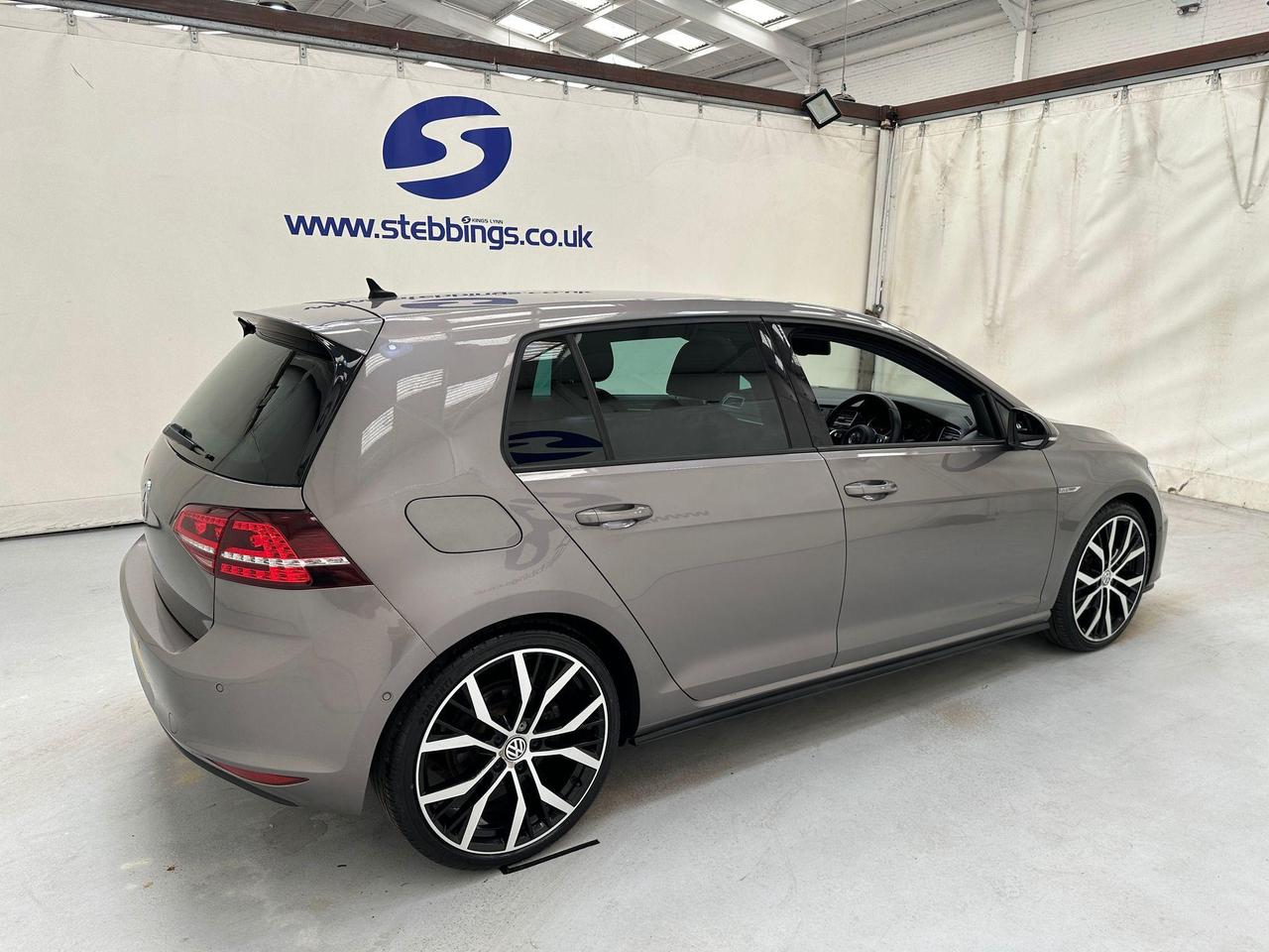 Volkswagen Golf DG14UAA